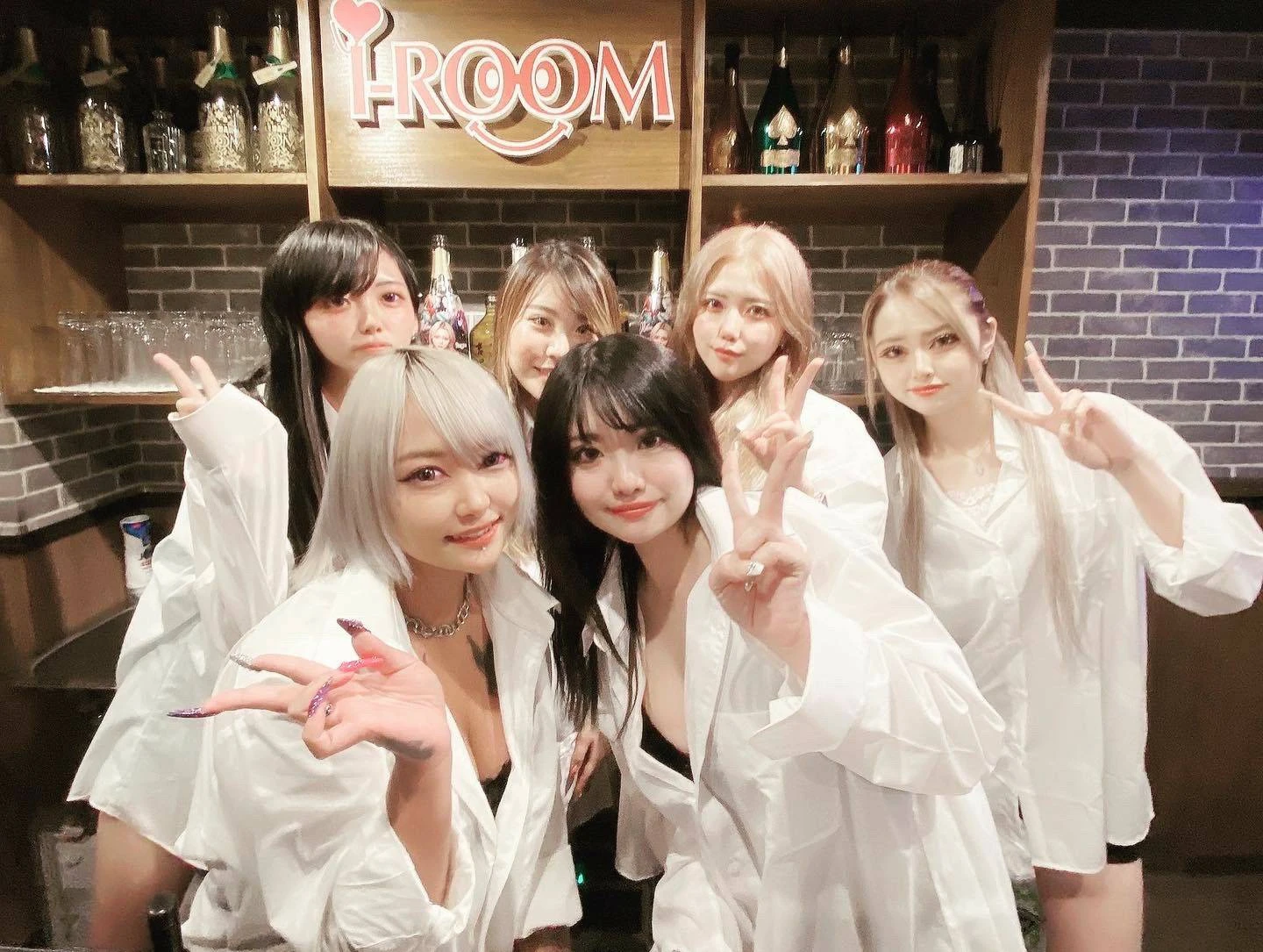 Girl’s Bar i-ROOM (アイルーム)
