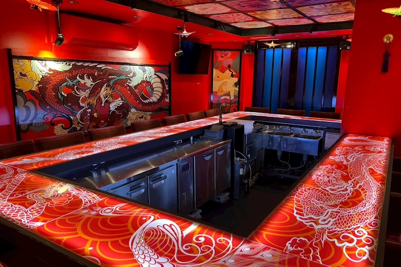 コンセプトカフェ＆バー りん