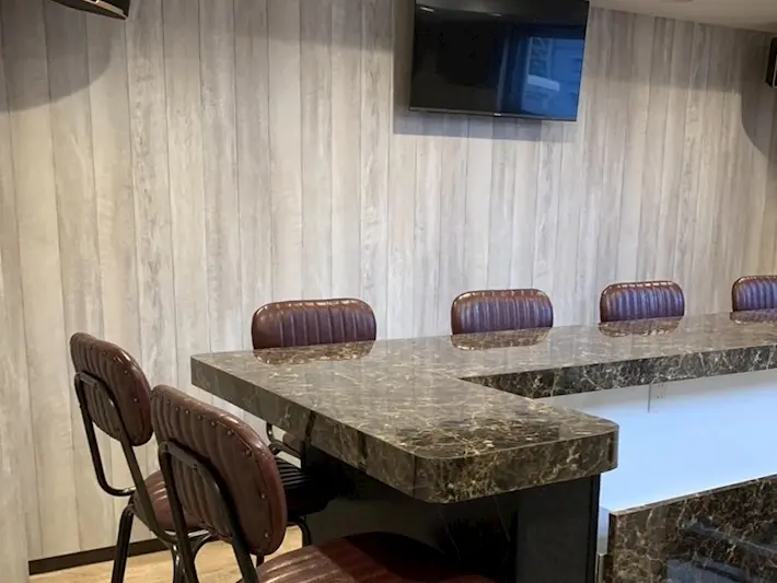 Girls Bar NO.8 (ナンバーエイト)