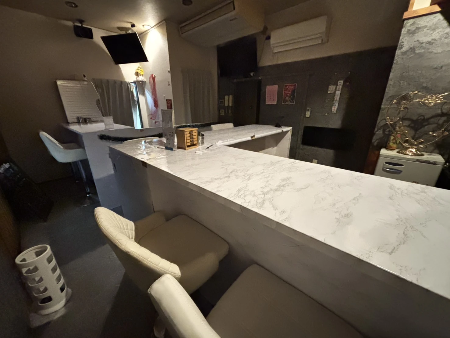 Bar Lapis(ラピス)