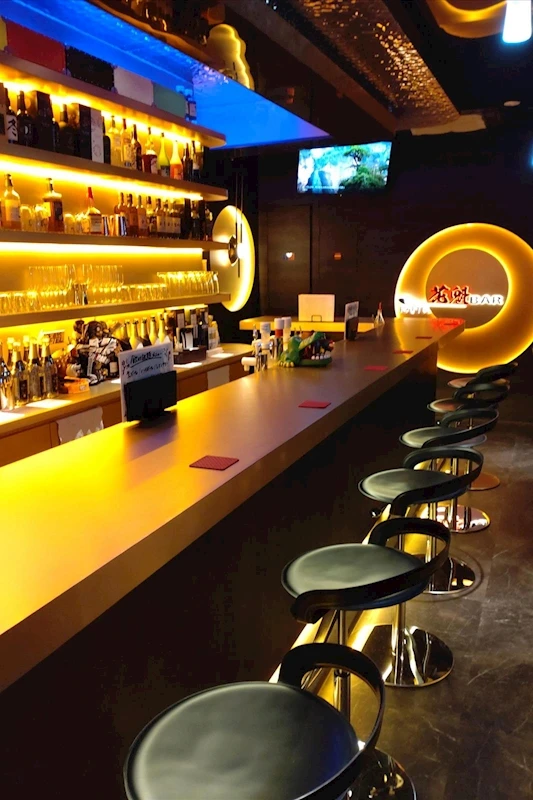 BAR RAFTEL (ラフテル)