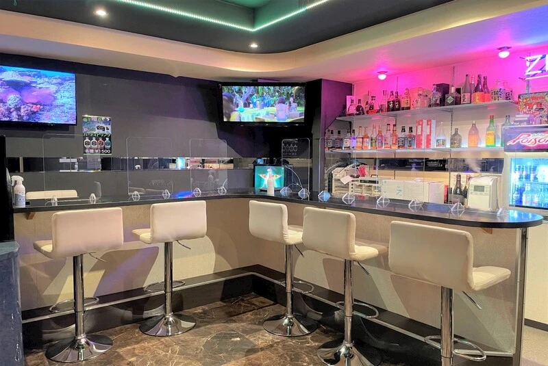 GIRL'S BAR JUNGLE(ジャングル)