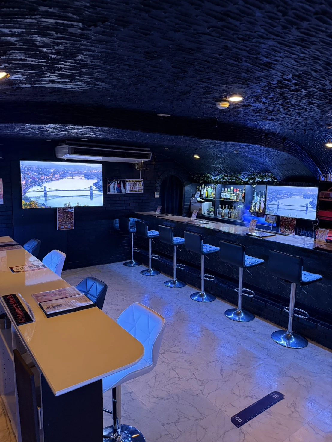 蓮根 Girl's Bar La vie(ラヴィ)