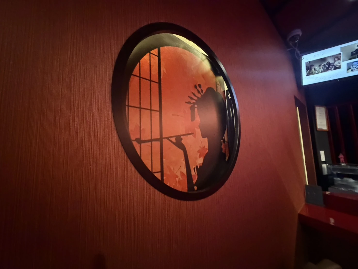 KARAOKE BAR Re-3(アールイースリー)
