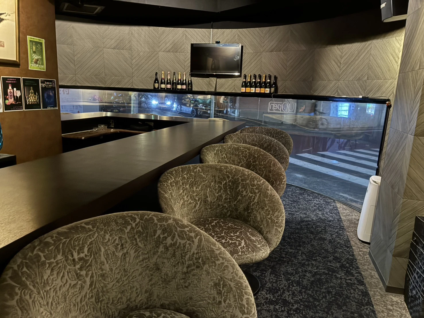 girls bar IRIS(アイリス)