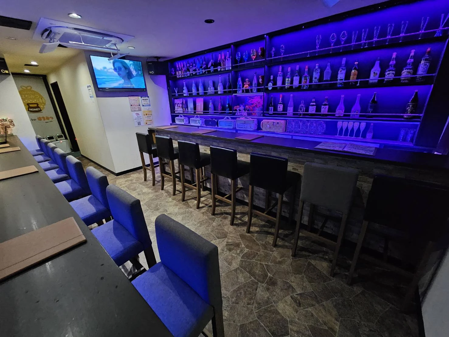 Cafe & bar はちみつ