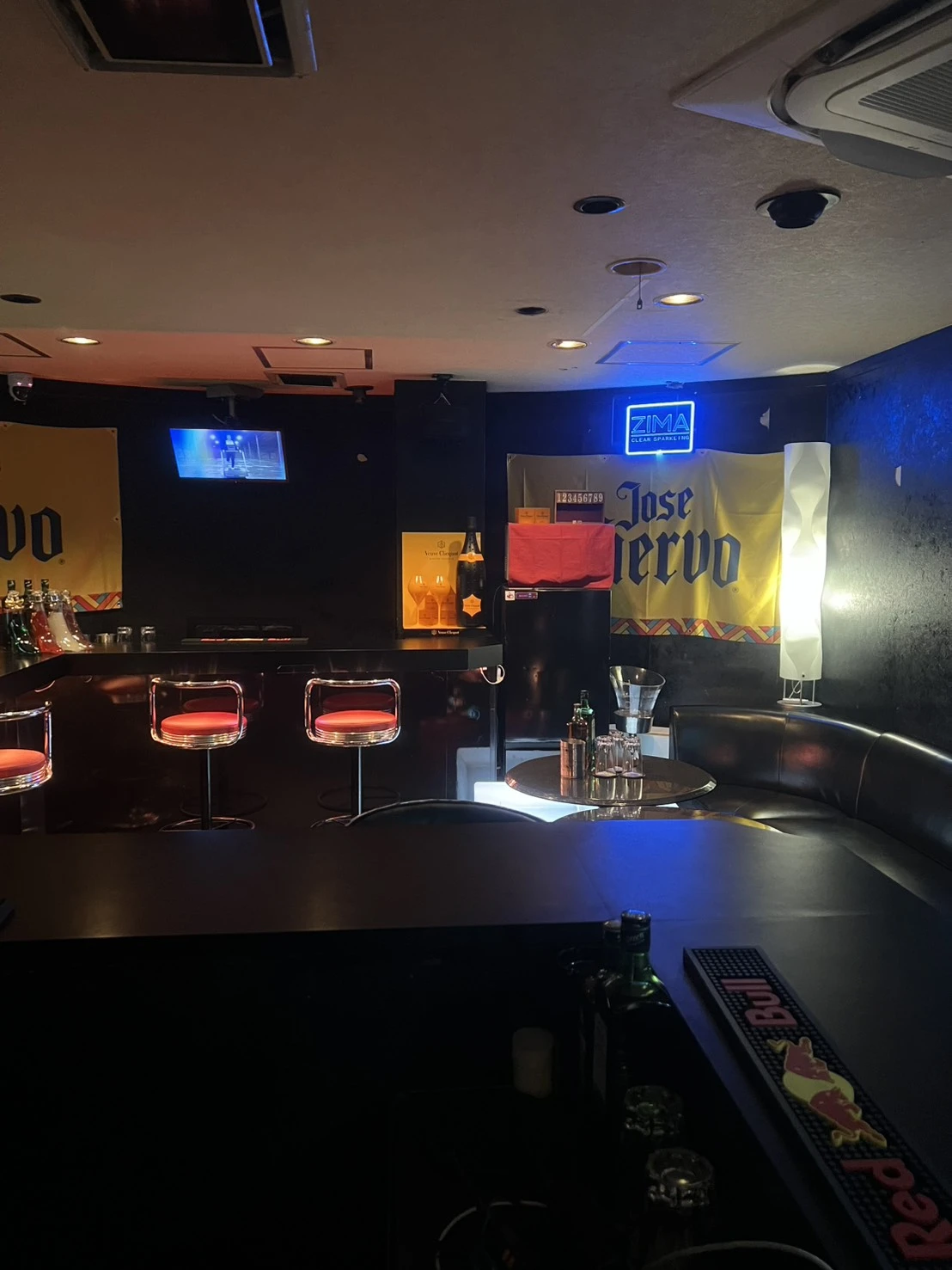 BAR 318(サンイチハチ)