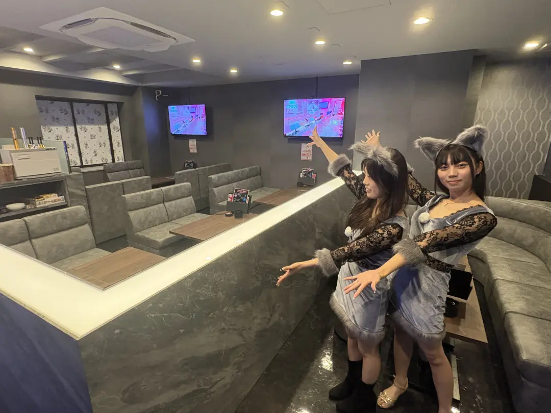 オオカミちゃんカフェ西中島店
