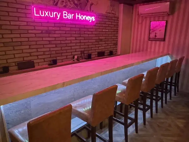 GIRLS BAR HONEYS(ハニーズ)