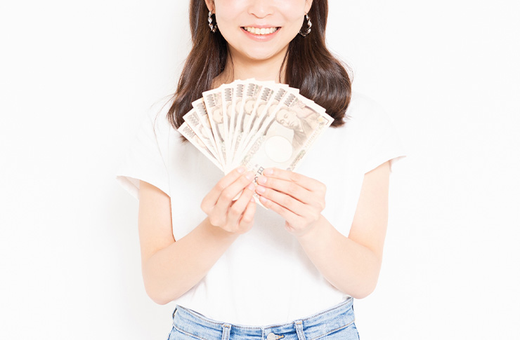 ガールズバーでの副業は女性におすすめ！周囲にバレない方法も解説